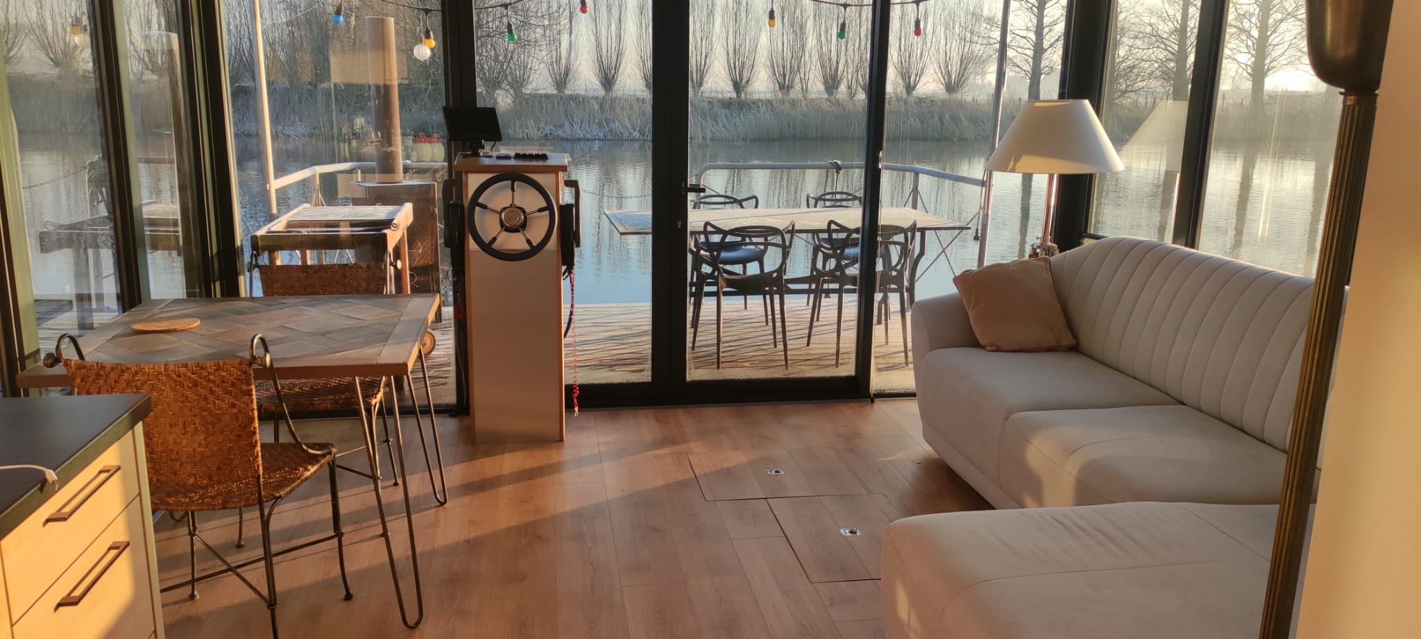 foto: 15 Campi 400 Per Direct Irnsum Ligplaats (Houseboat)