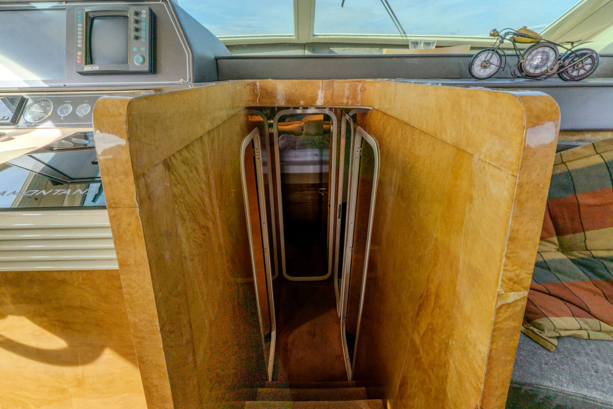foto: 32 Mochi Craft Mochi Craft 43 Flybridge