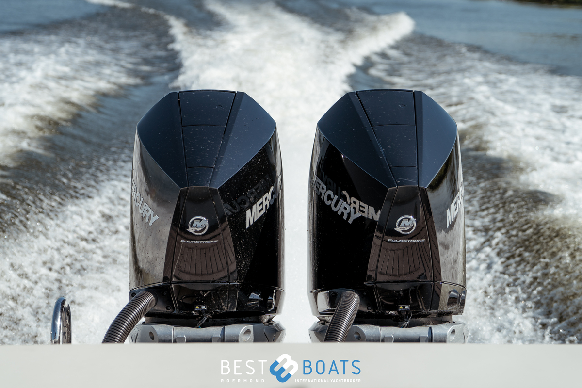 foto: 10 Pirelli 35 Outboard