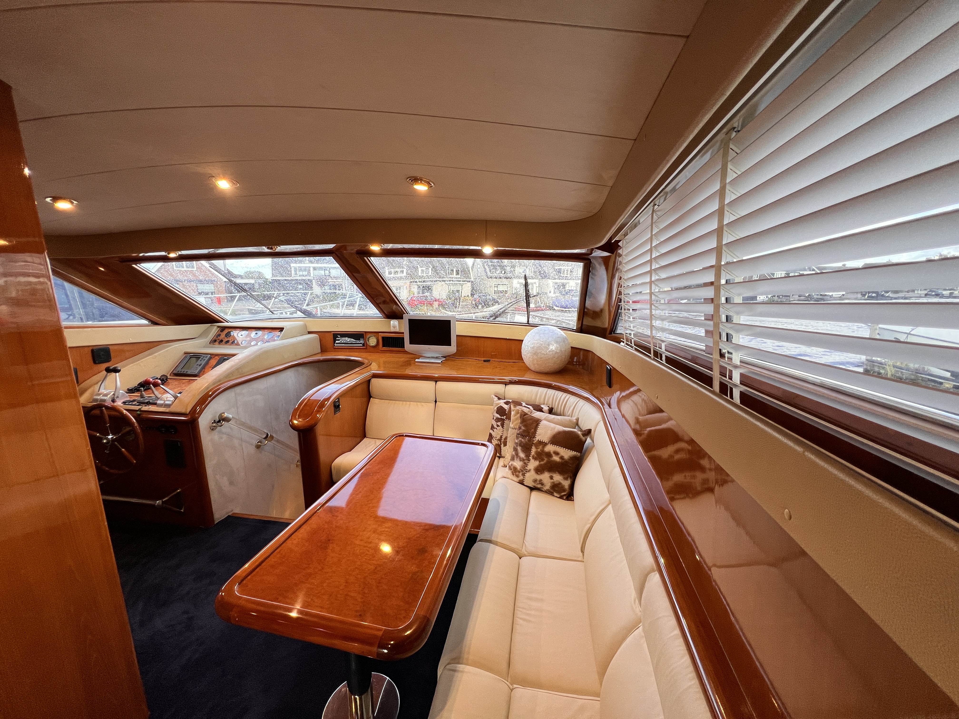 foto: 18 Monte Fino 64 ( varend woonschip )