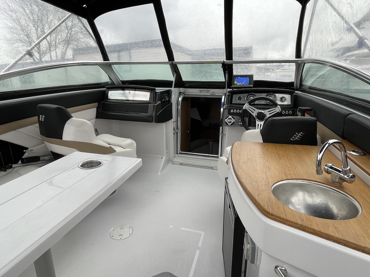 foto: 6 Four Winns 265 S