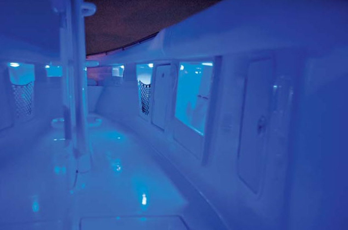 foto: 15 Boston Whaler 380 Outrage