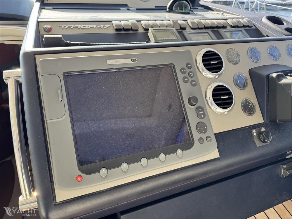 foto: 21 Fairline 47 targa