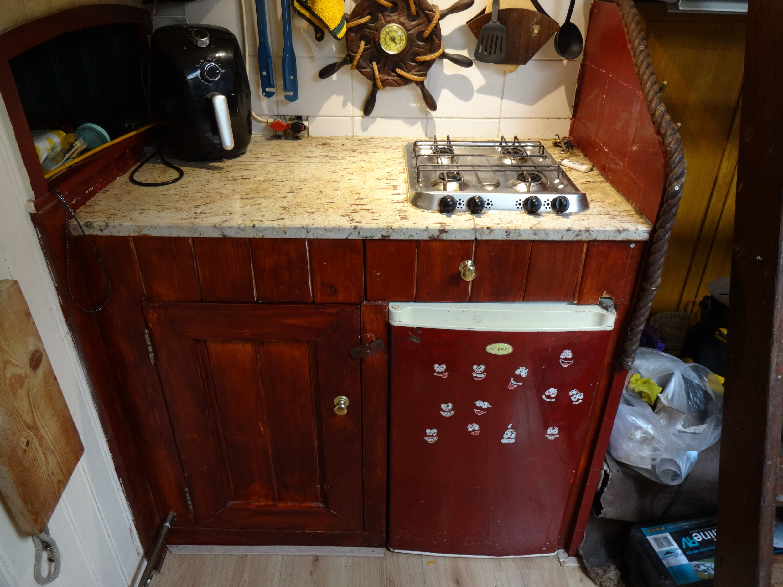 foto: 9 Noordzee Botter 1500 Motor/woonboot