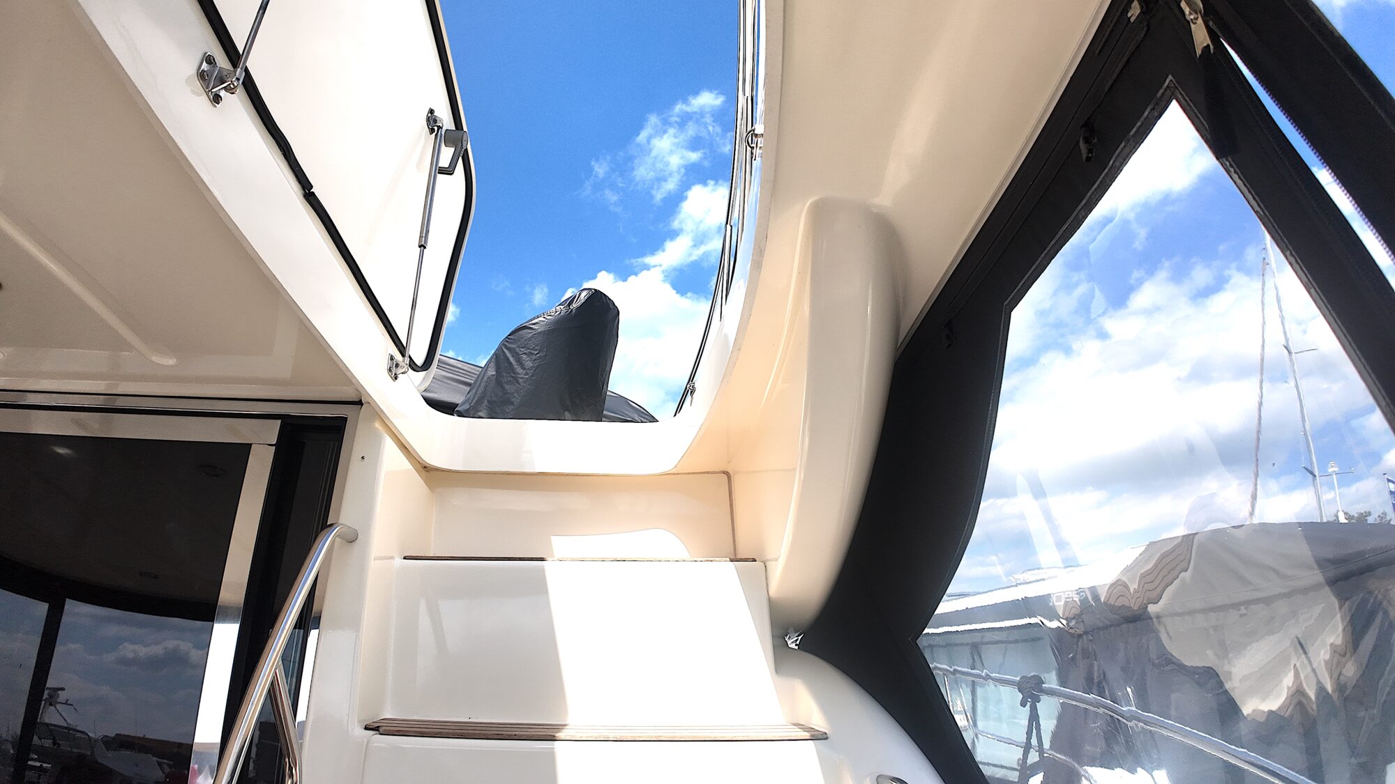 foto: 21 Jeanneau Jeanneau Prestige 42 Flybridge