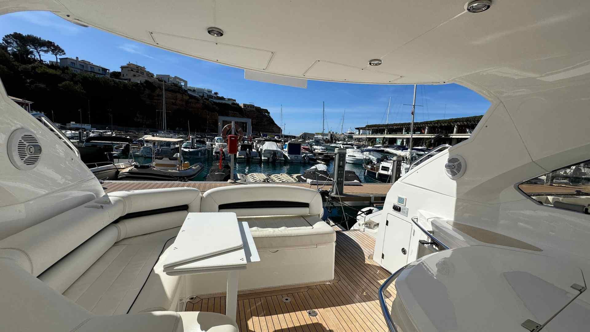 foto: 11 Sunseeker Portofino 47 HT