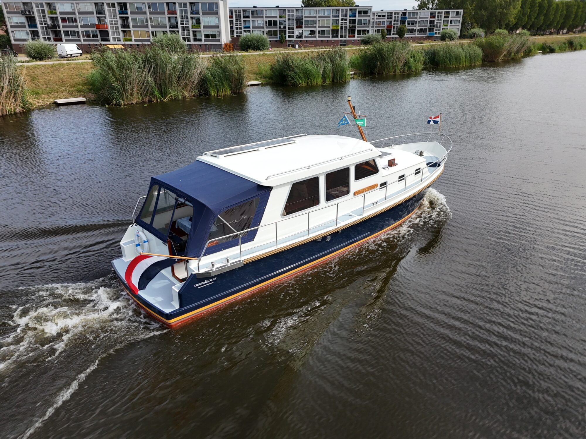 foto: 19 Crown yachts Crown Kruiser 10.90 ZLK Spiegeldeur