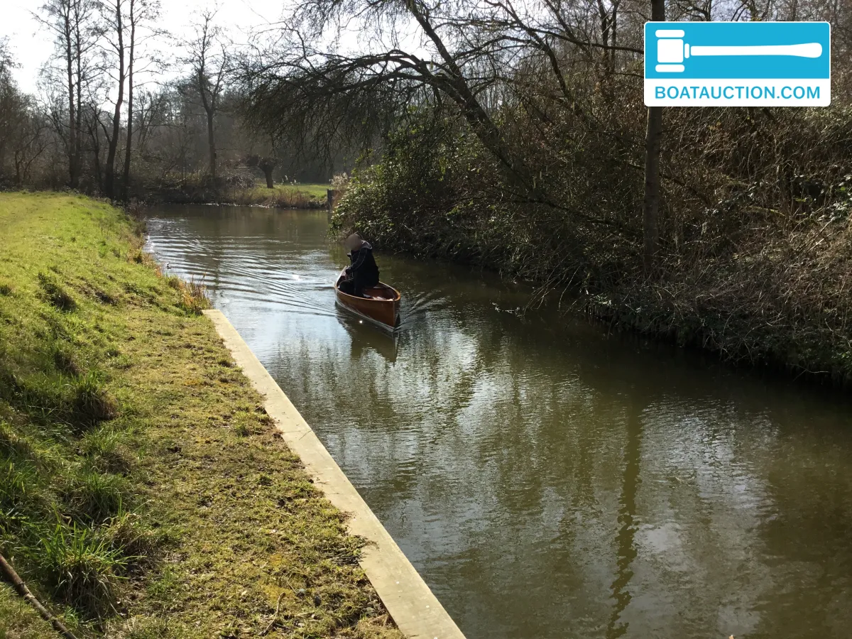 foto: 6 Canoe 450