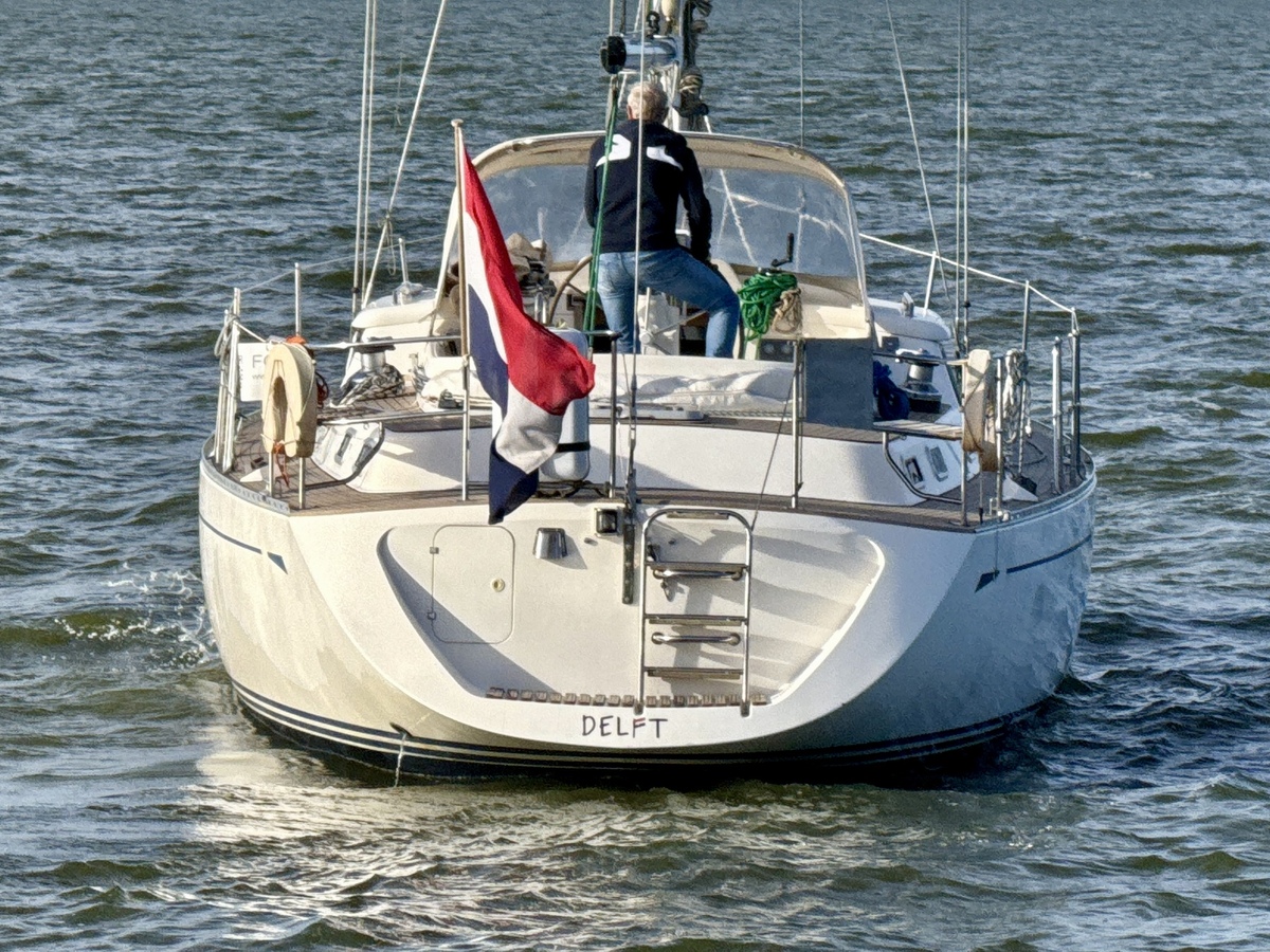 foto: 18 Oyster 45 Deck Saloon