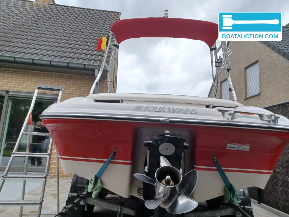 foto: 5 Four Winns Horizon 190