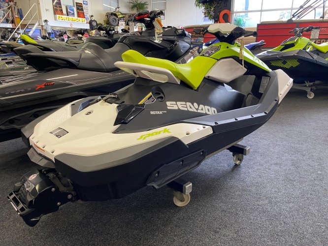 foto: 6 Sea-Doo Spark 2-up 90PK IBR