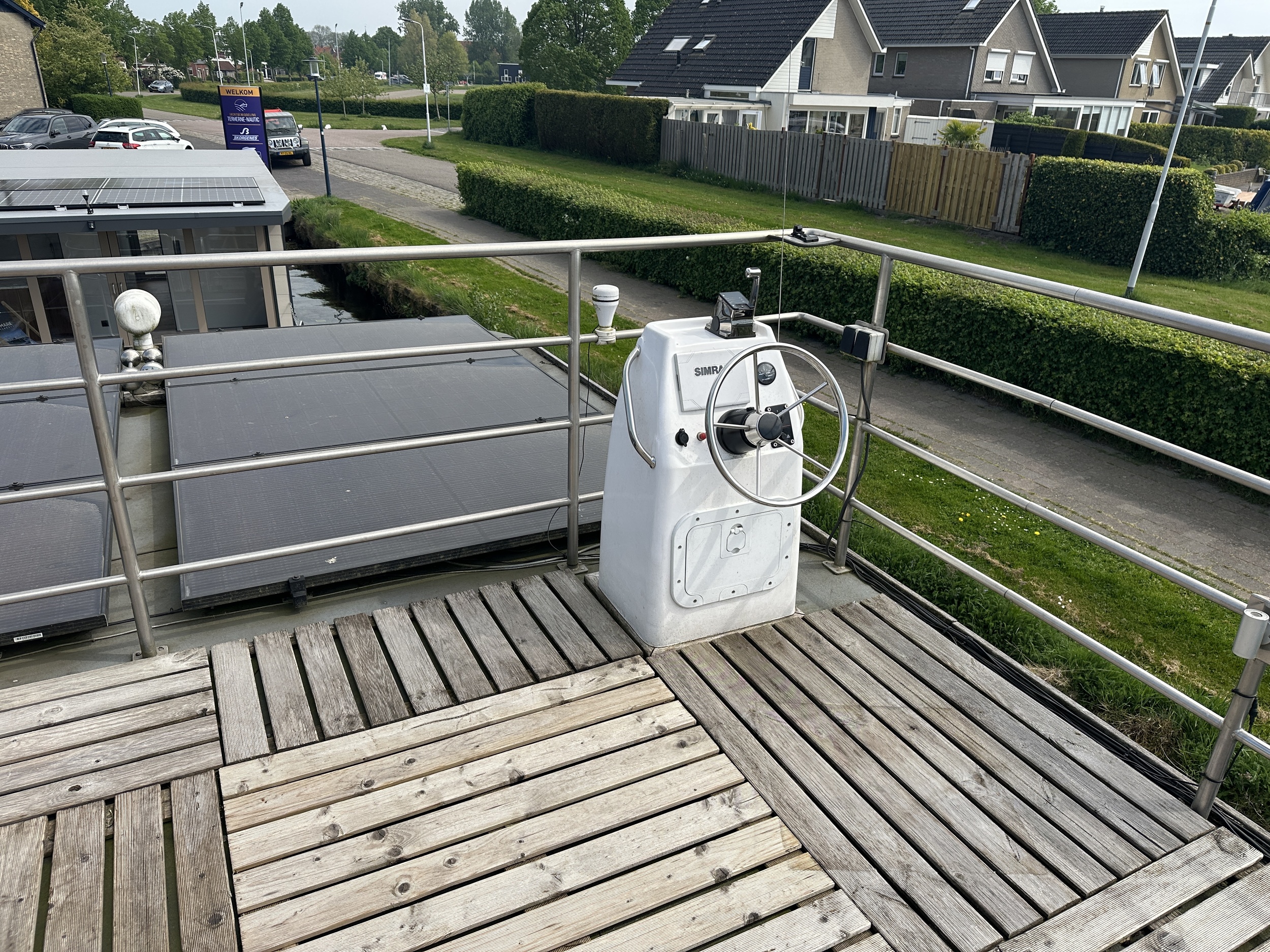 foto: 21 Lotus Houseboats 12 XT - Boven Besturing