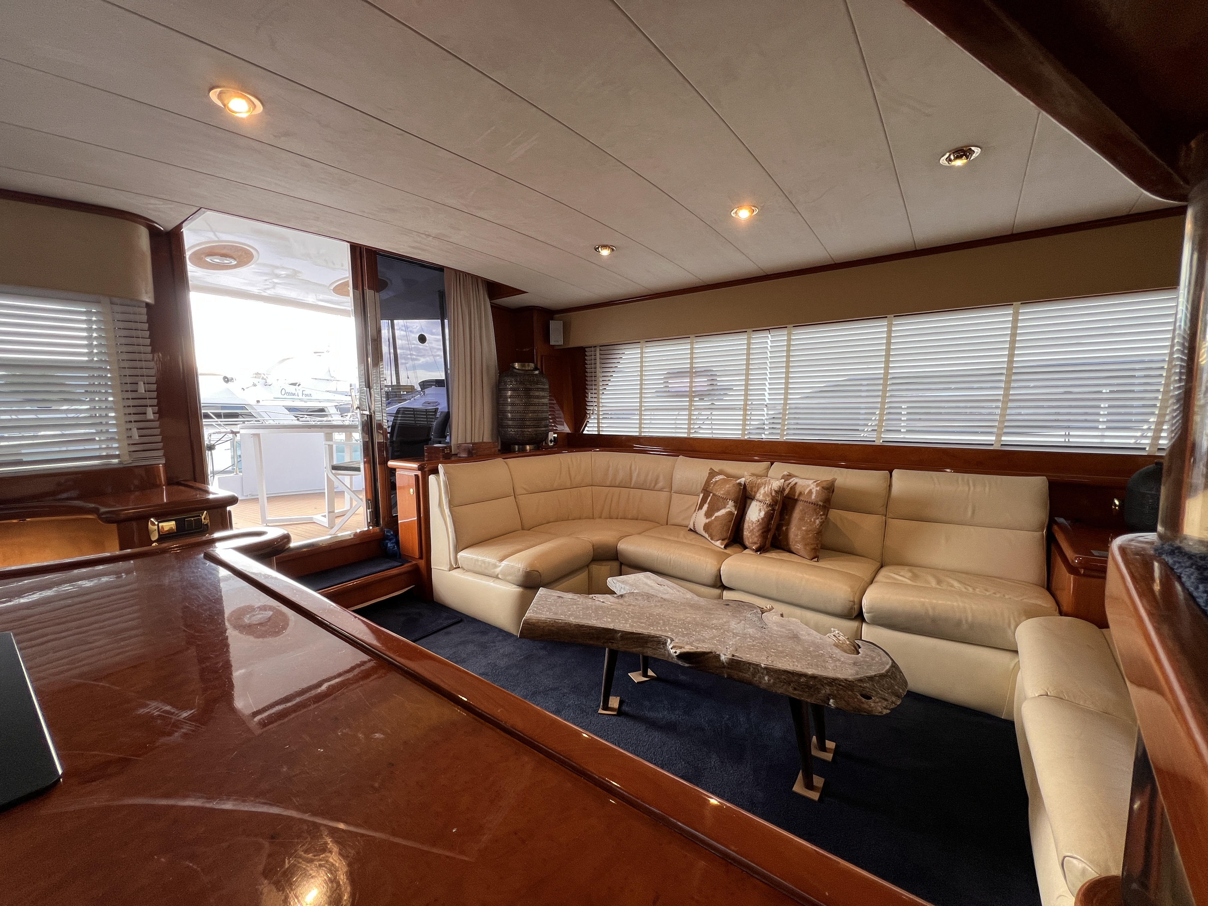 foto: 19 Monte Fino 64 ( varend woonschip )