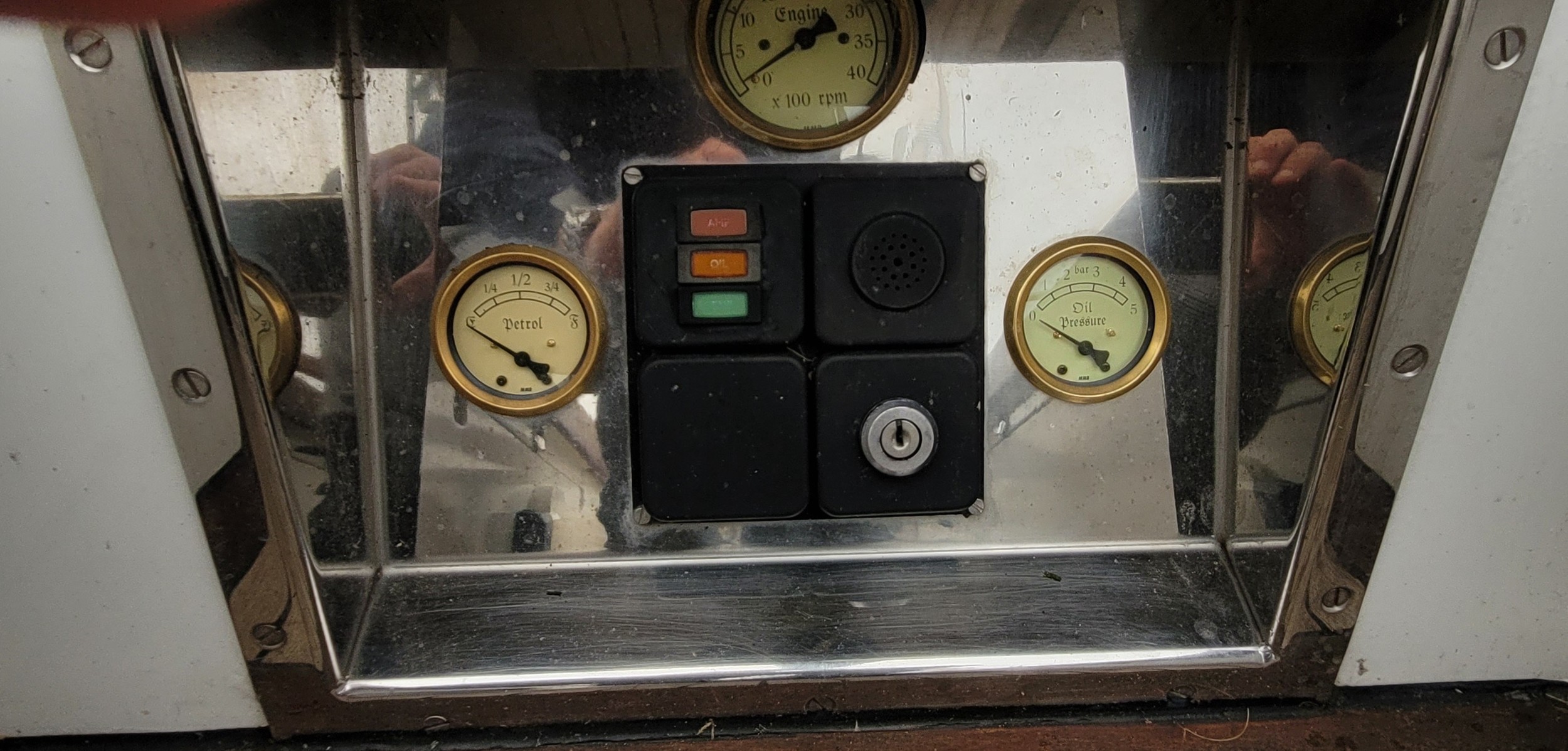 foto: 33 Waarschip 600 SV