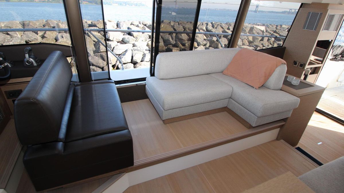 foto: 22 Prestige 520 S