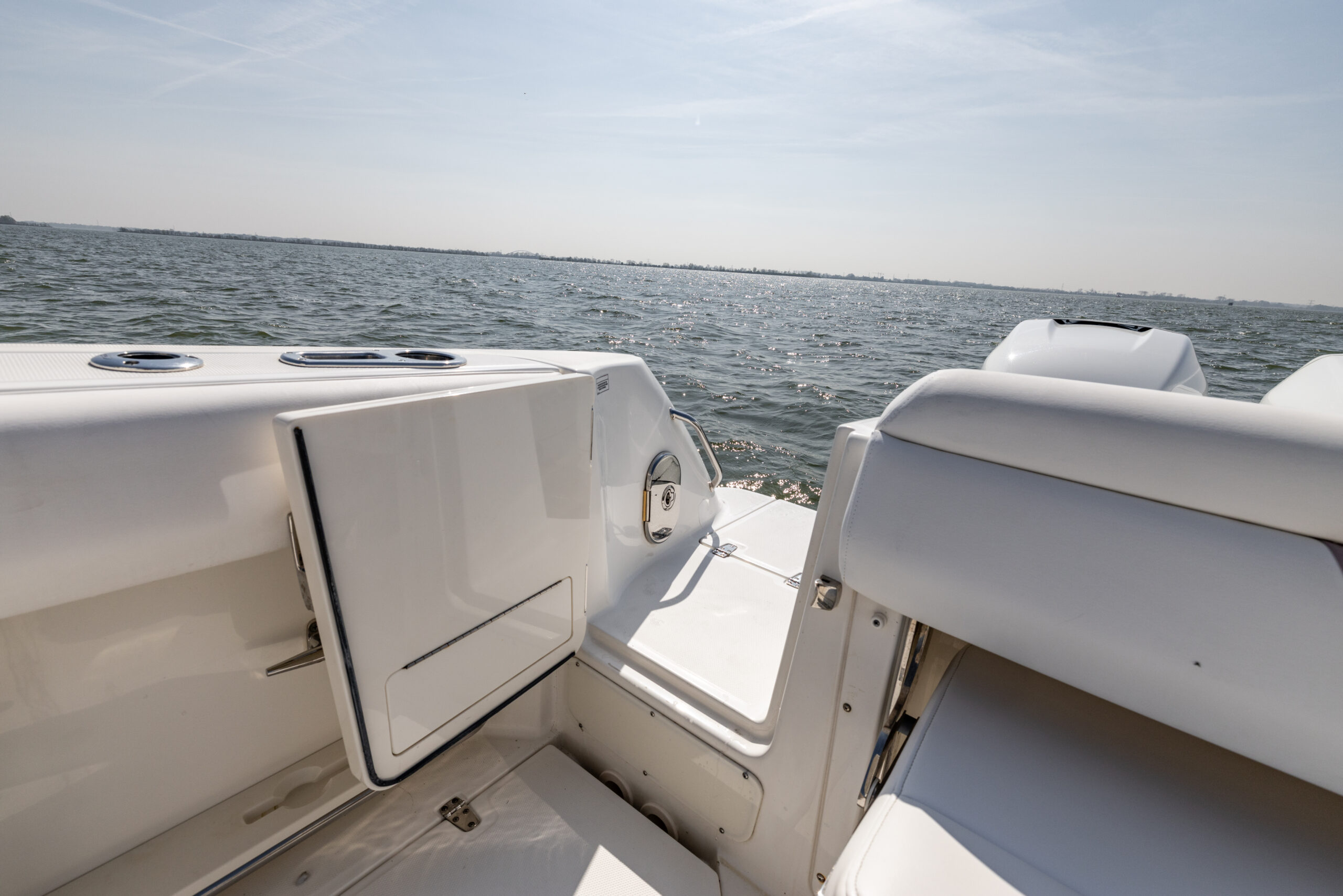 foto: 57 Boston Whaler 370 Outrage