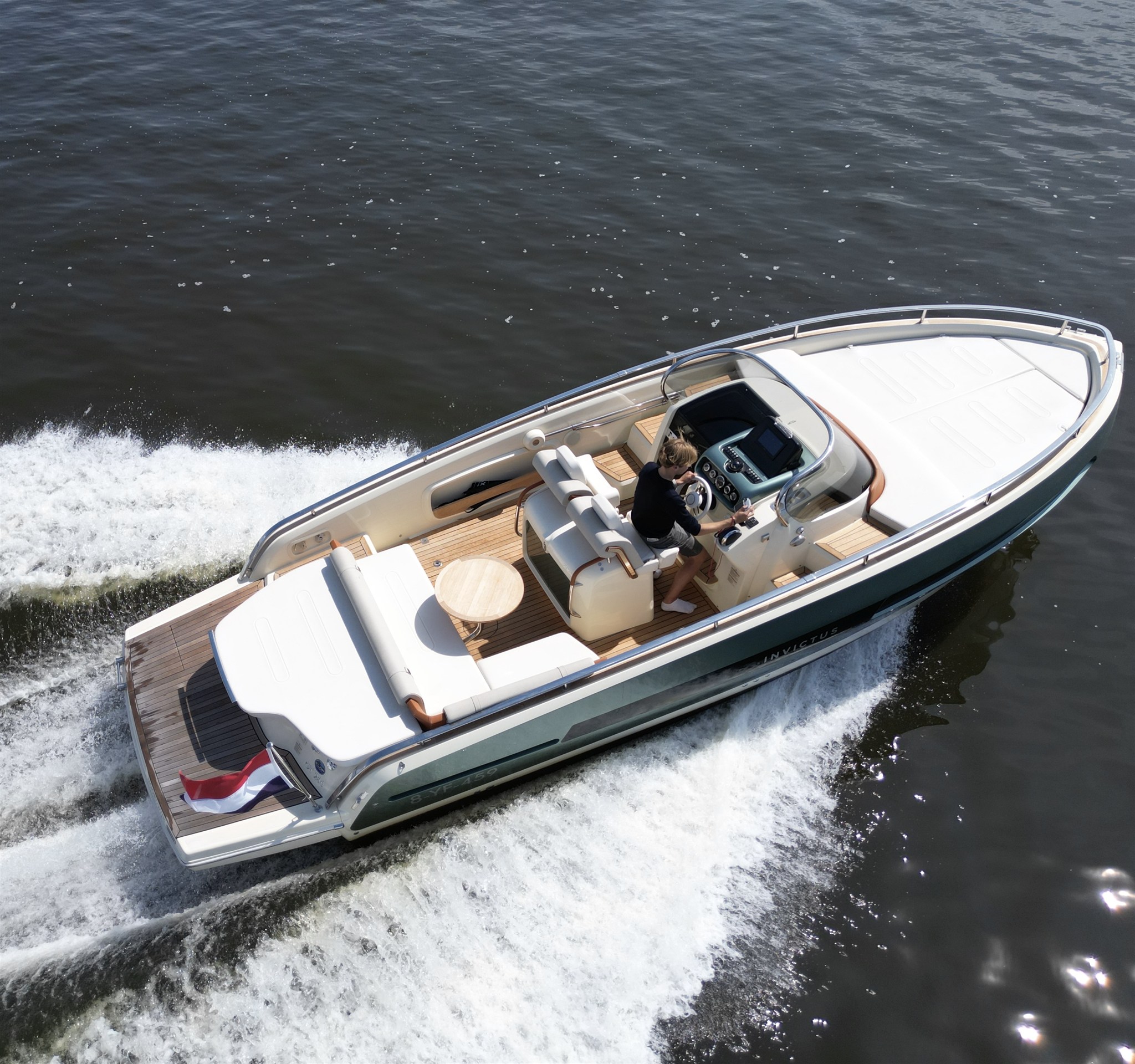 foto: 19 Invictus GT 280
