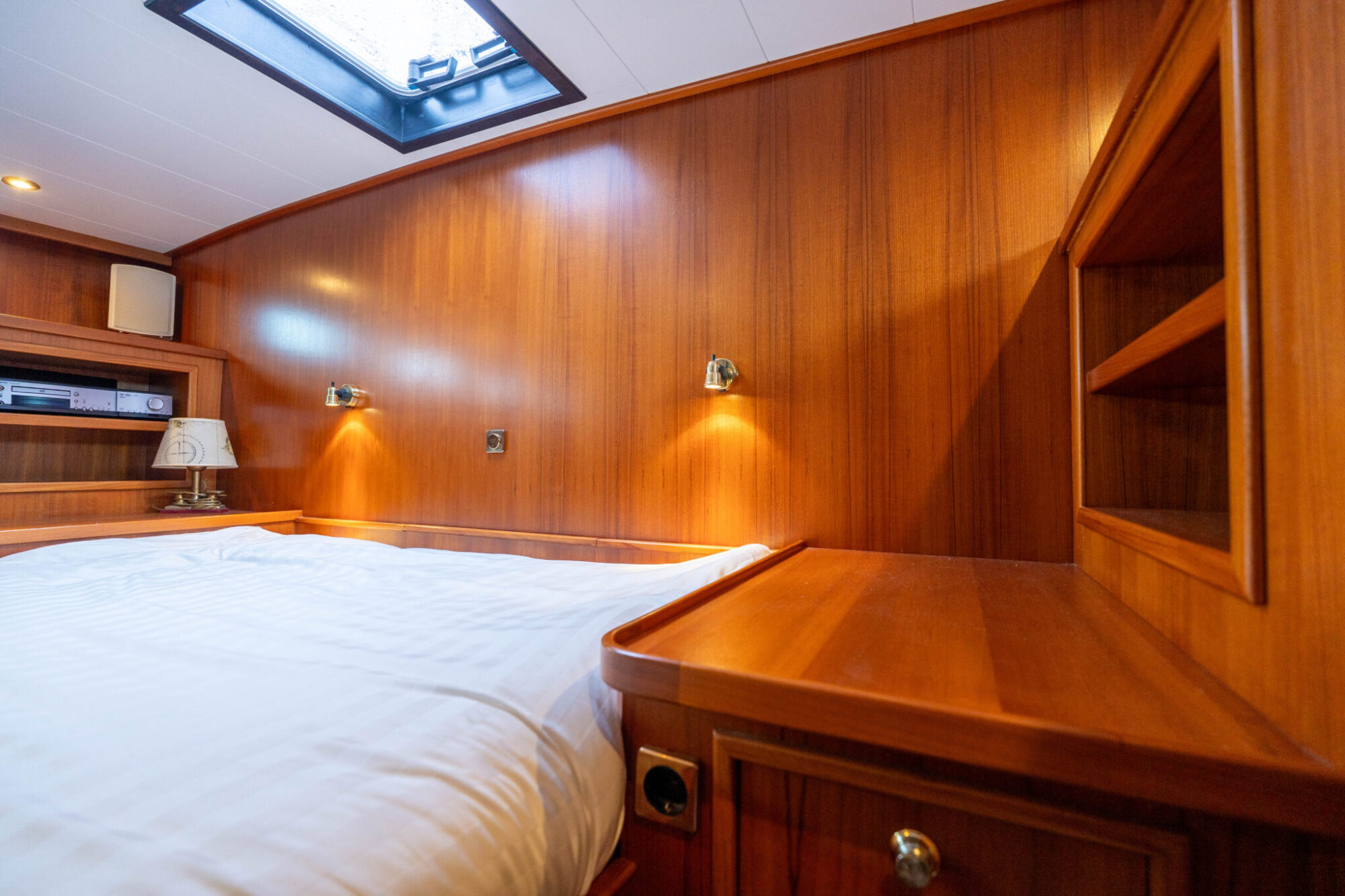 foto: 17 Pieter Beeldsnijder Pieter Beeldsnijder Spiegelkotter 15.00 VS