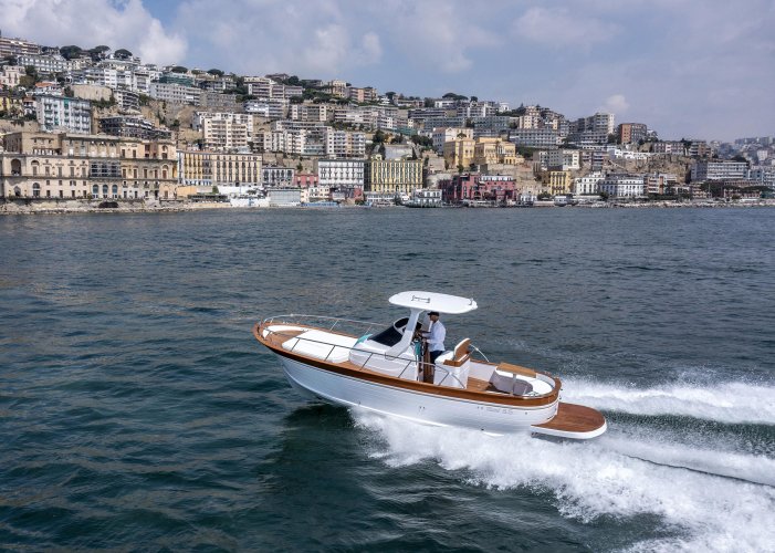 foto: 18 Cantieri Mimi Gozzi Libeccio 8.50 WA -DIRECT LEVERBAAR-