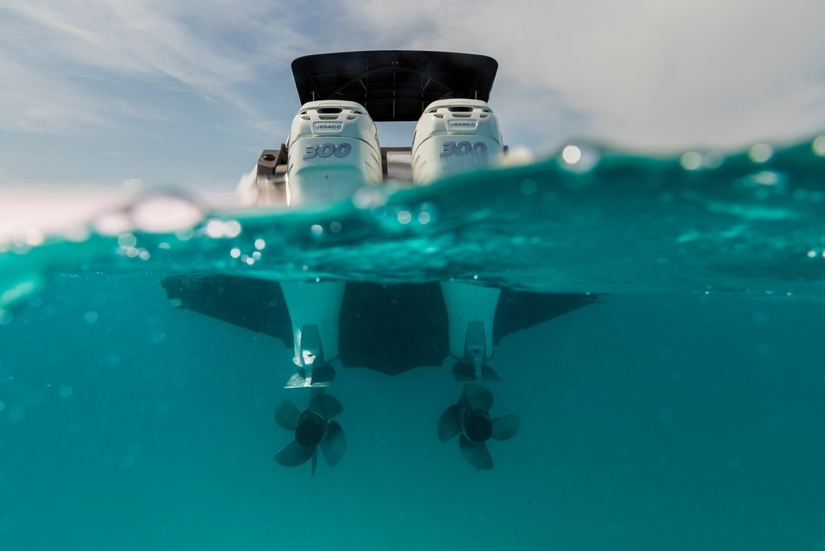foto: 18 Sea Ray SLX 310 Outboard