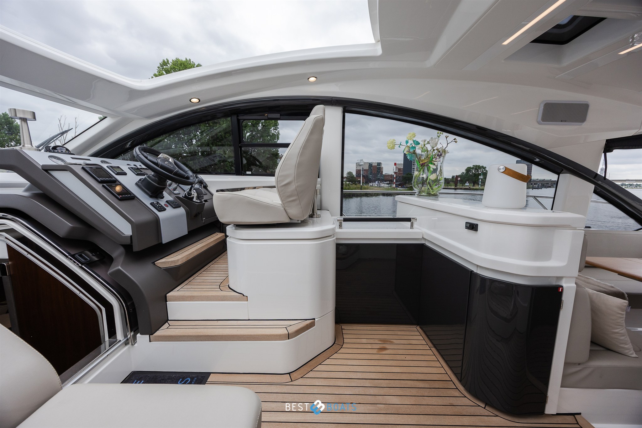 foto: 28 Fairline Targa 53 OPEN