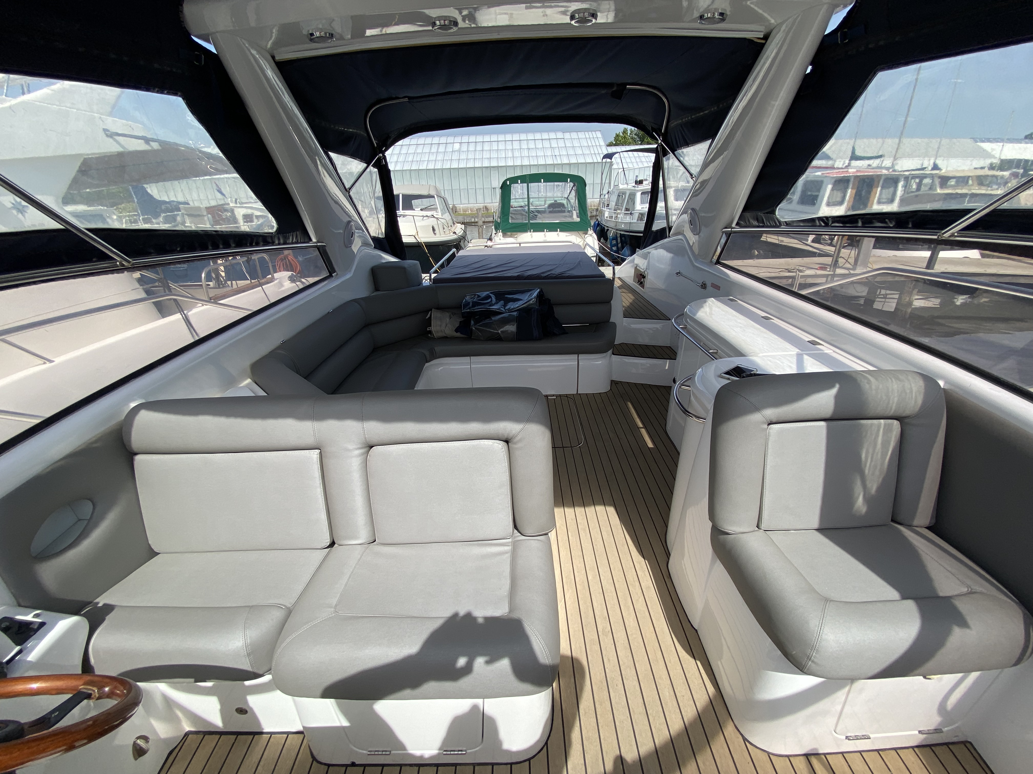 foto: 10 Sunseeker Comanche 40