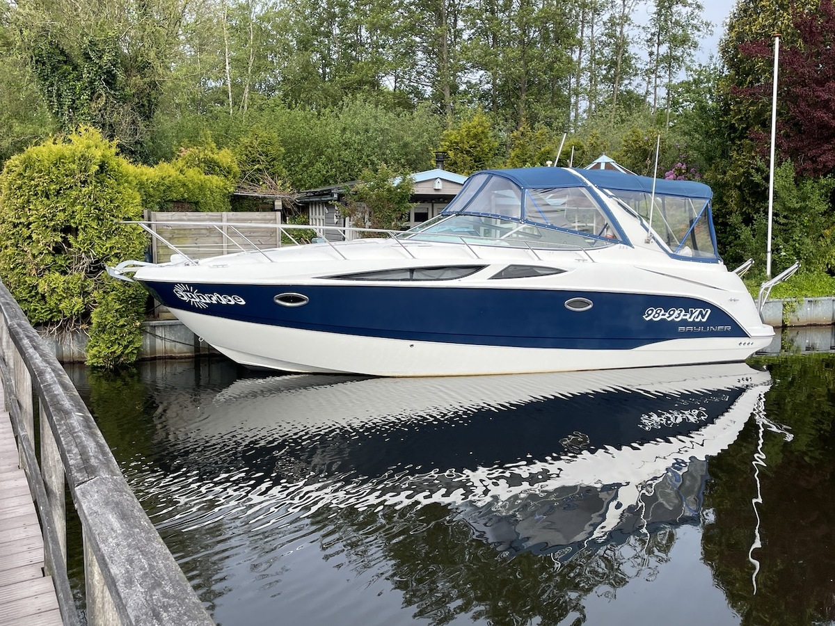 hoofdfoto: 1 Bayliner  335 Cruiser