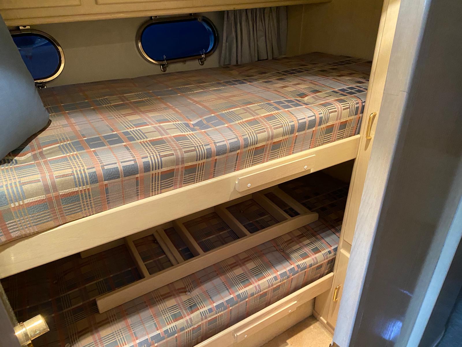 foto: 9 Fairline  50