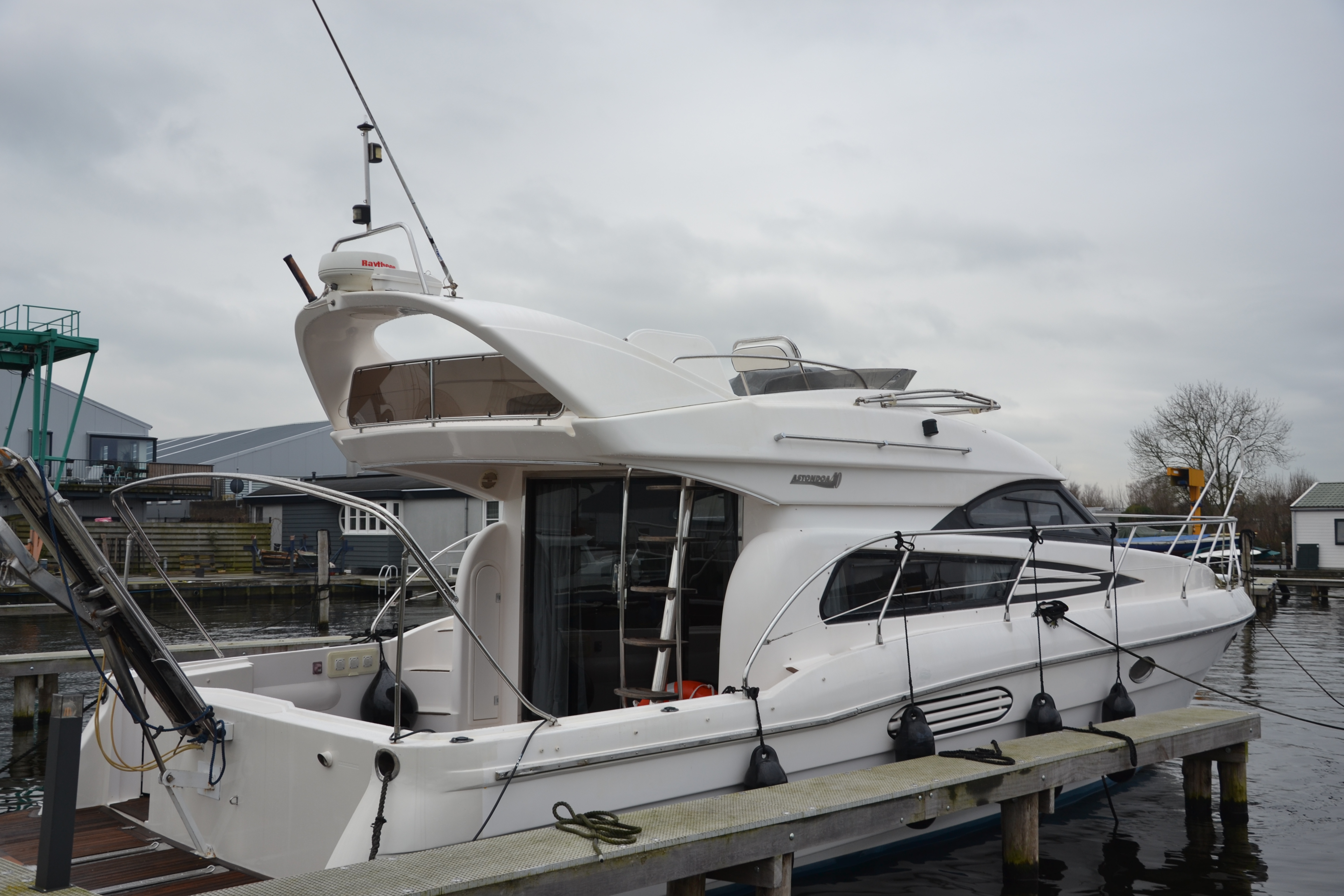 foto: 18 Astondoa  40 Fly