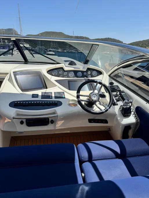 foto: 10 Sunseeker Predator 58