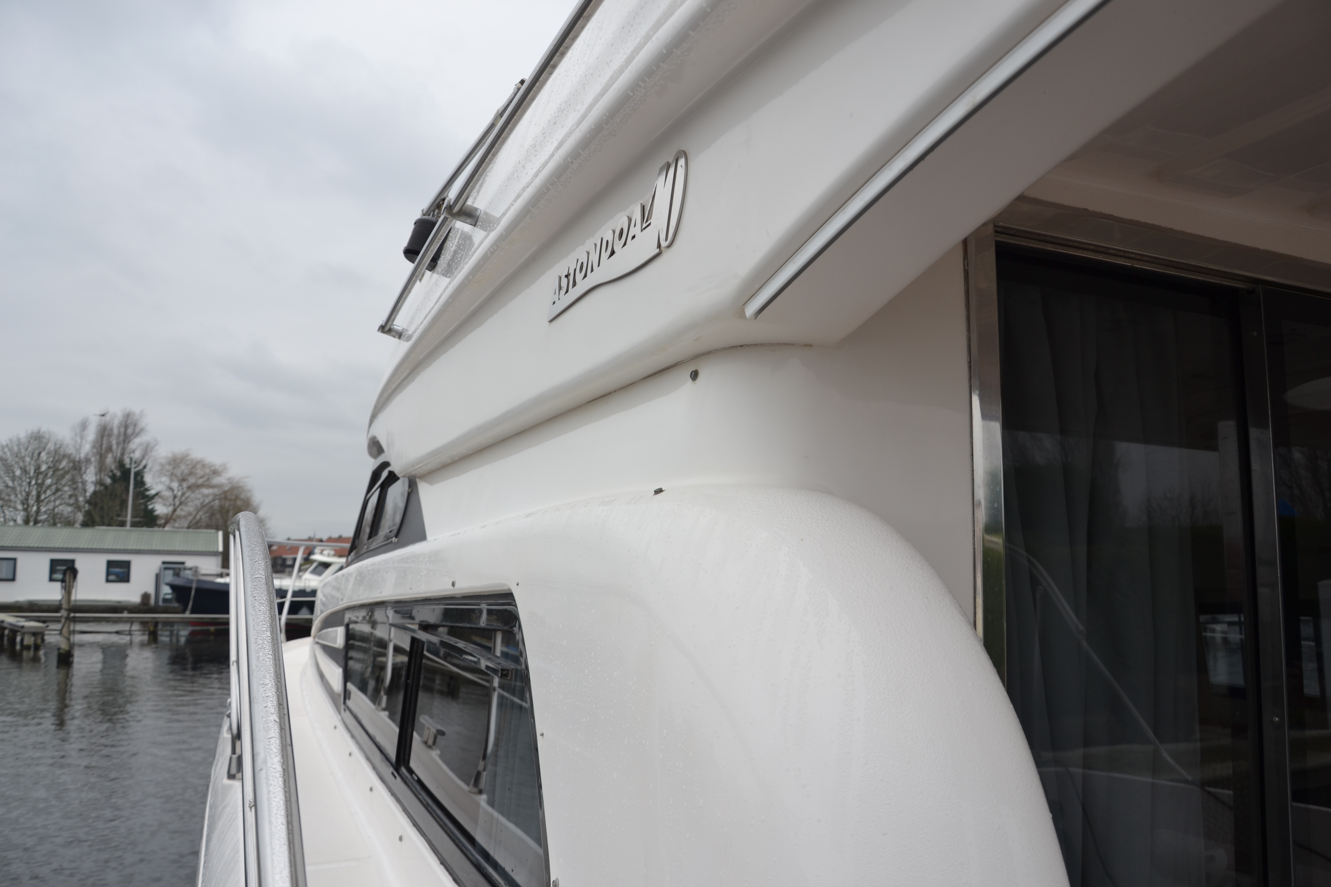 foto: 19 Astondoa  40 Fly