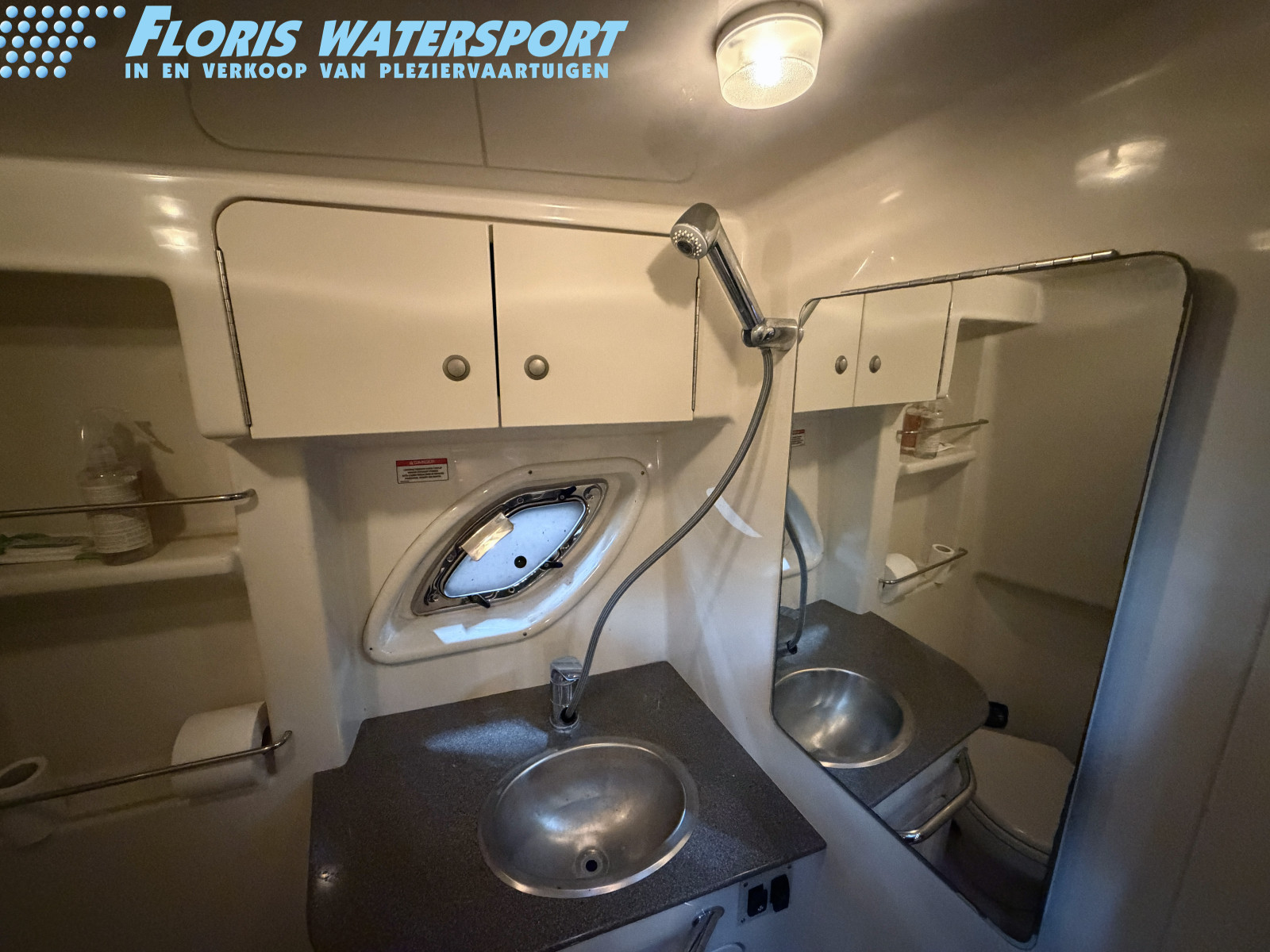 foto: 10 Sea Ray 335 Sundancer