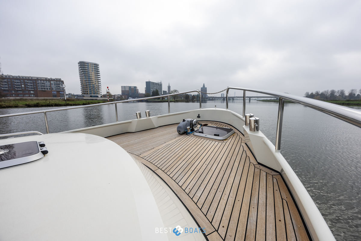 foto: 19 Linssen  Grand Sturdy 430 AC MKII Diamond