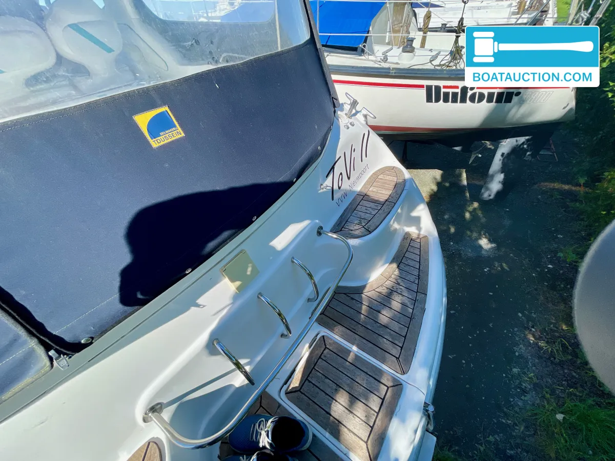 foto: 31 Sealine 310 Sportbridge