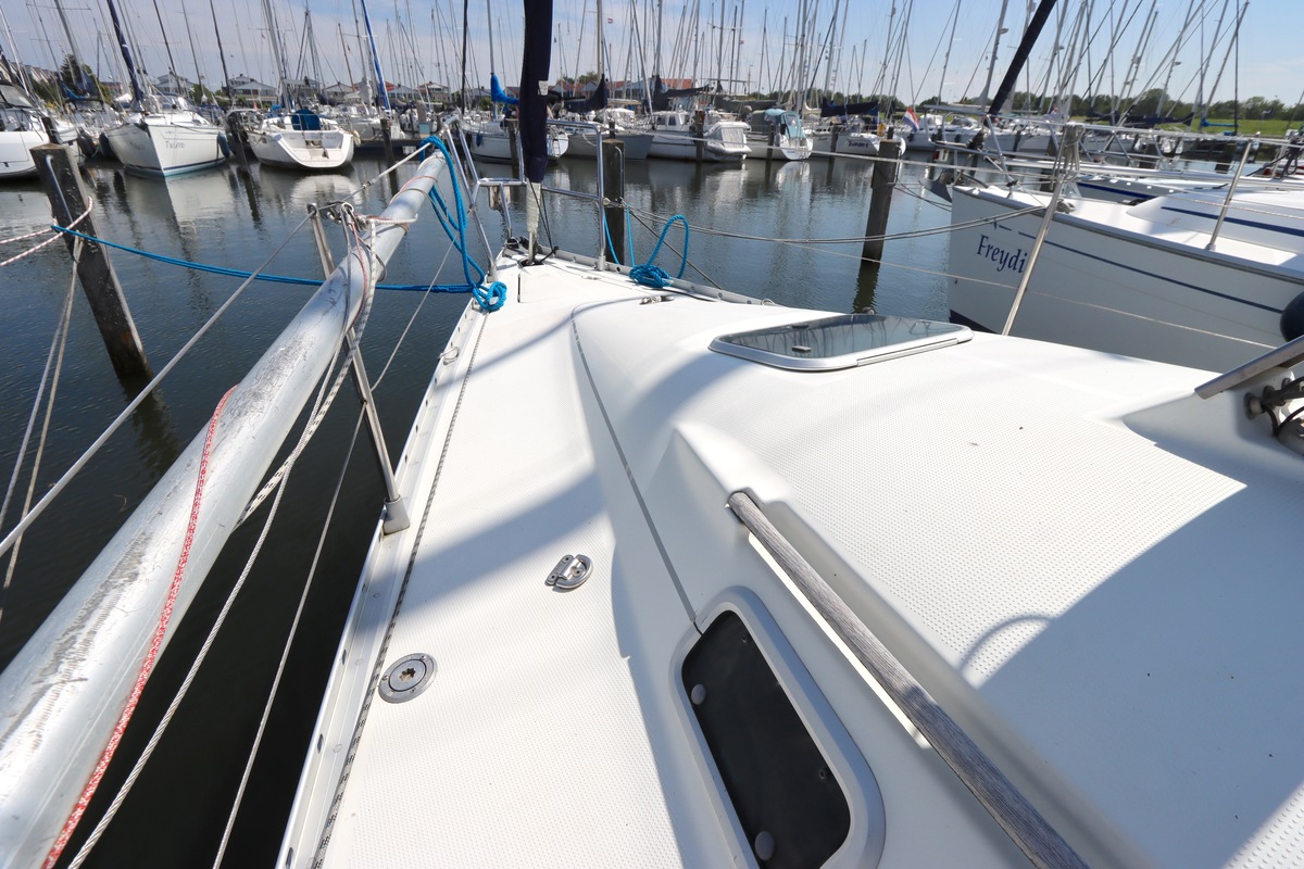 foto: 36 Beneteau Oceanis 300