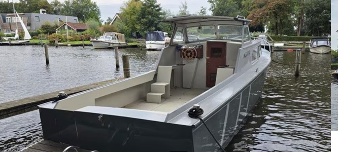 foto: 5 Motorschip  10,50 OK