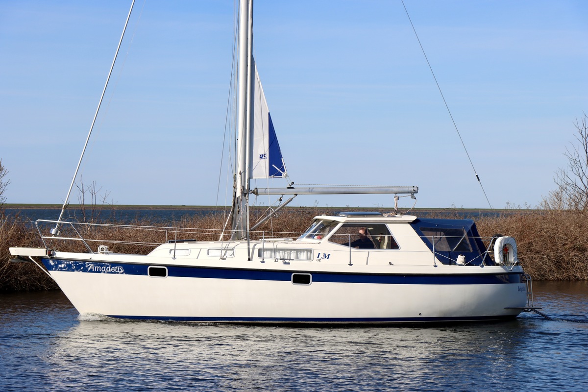 foto: 17 LM 32 Motorsailor
