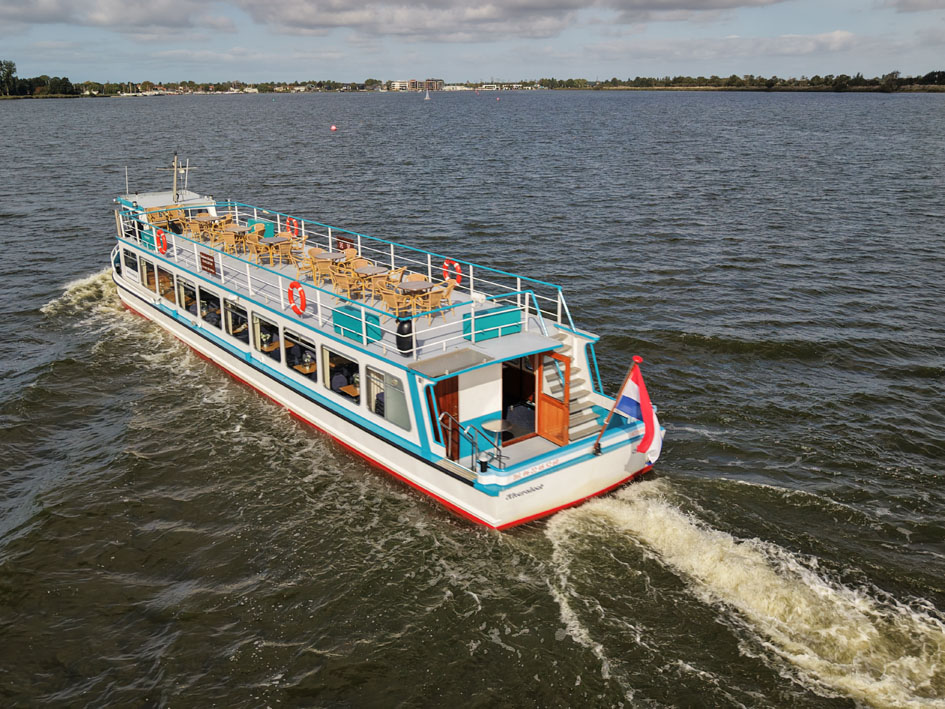 foto: 27 Hybride Rondvaartboot 140 passagiers