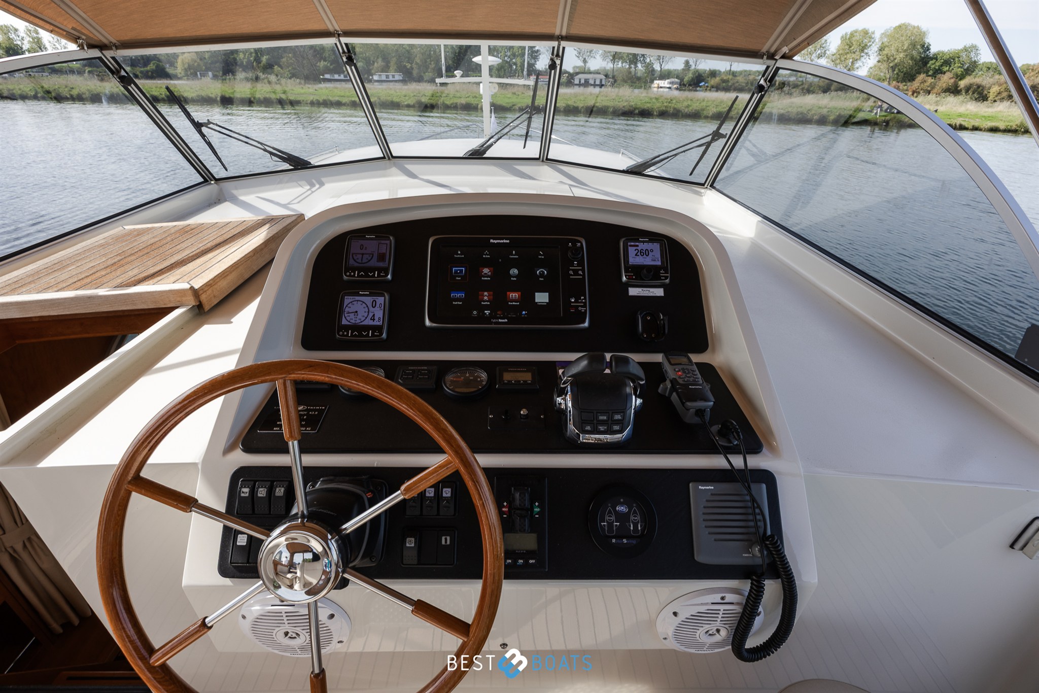 foto: 33 Linssen Grand Sturdy 43.9 AC