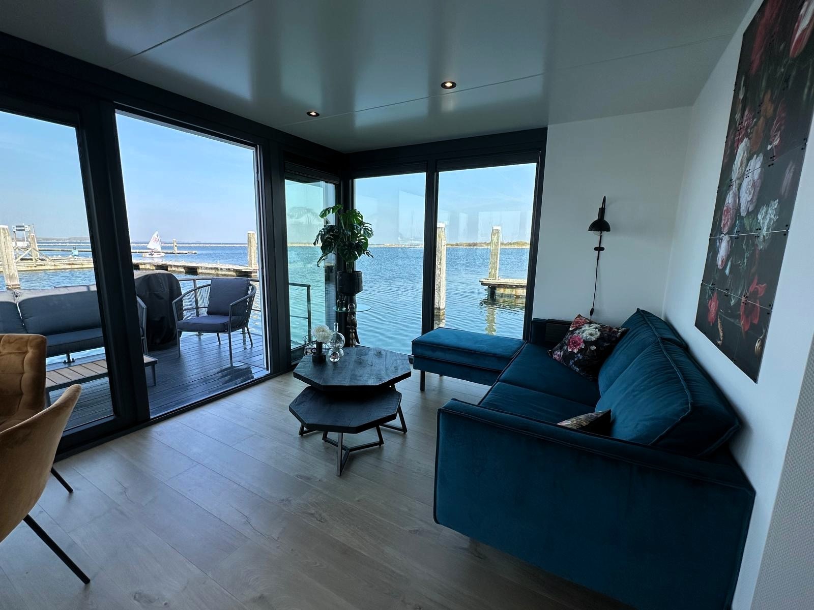 foto: 8 Havenlodge Castalia Houseboat Met Ligplaats