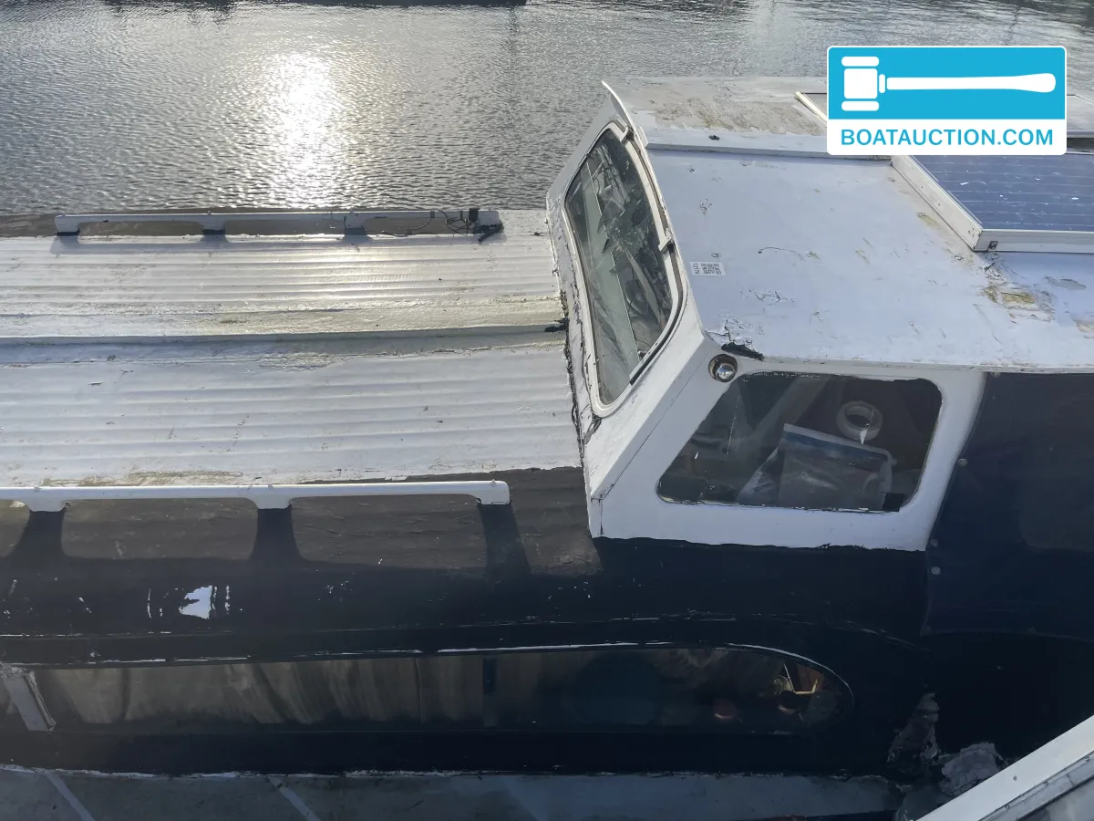 foto: 5 Motorboot 700