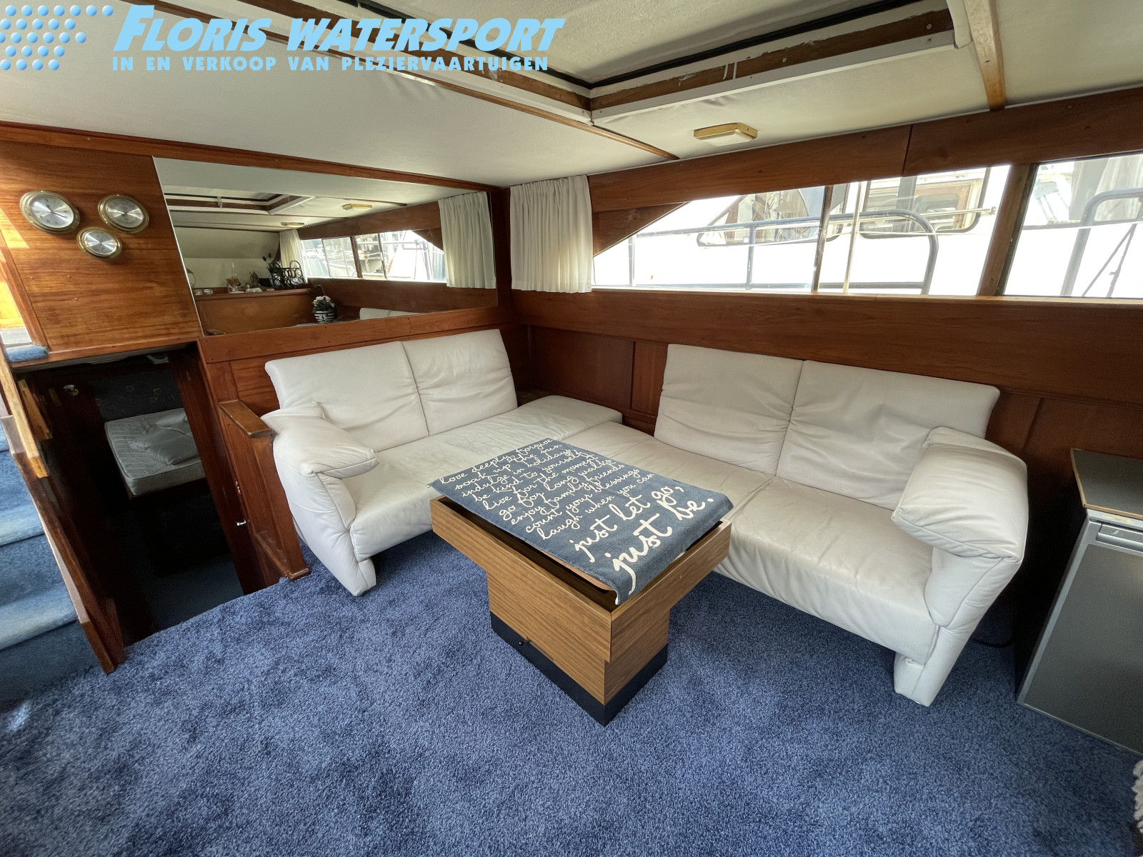 foto: 22 Trojan  44 Pilothouse