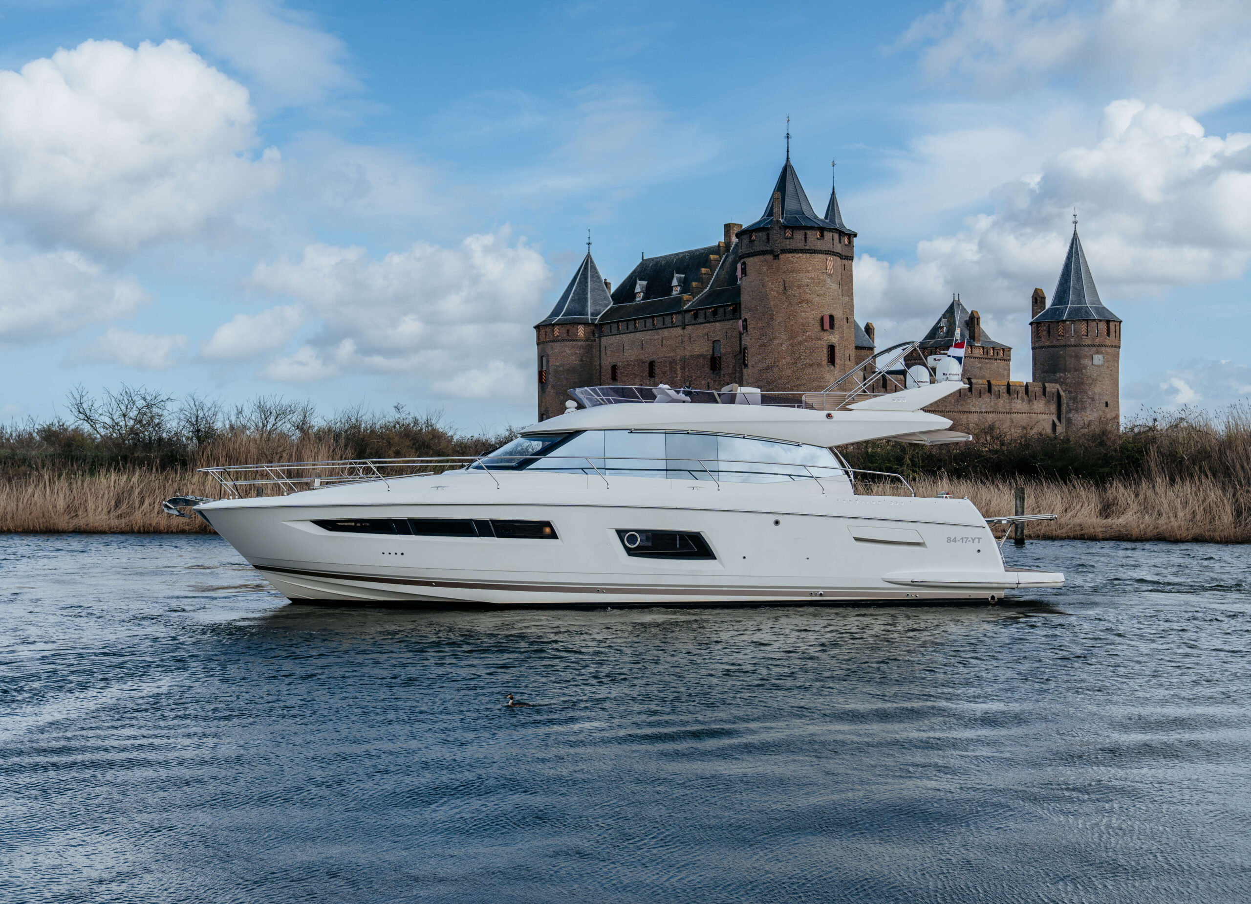 foto: 19 Prestige 550