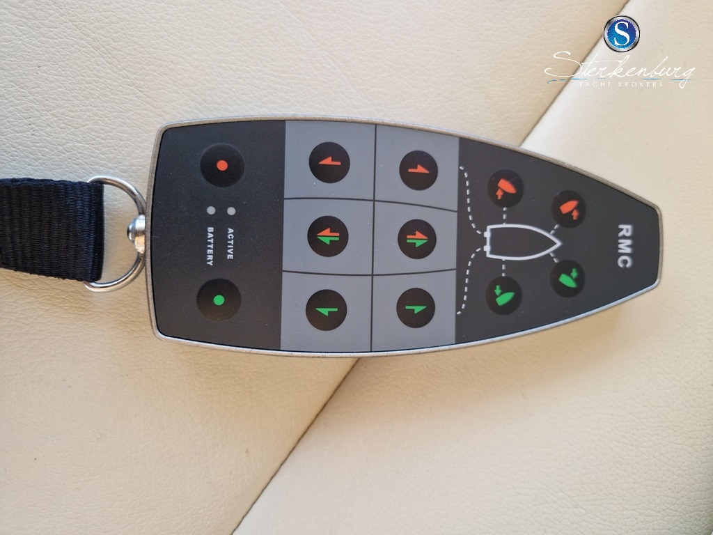 foto: 33 Rivièra 4700 Sport Yacht