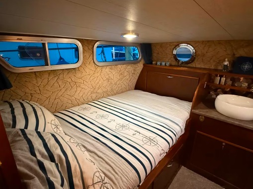 foto: 6 Meeuwkruiser  1100 DB AK GS