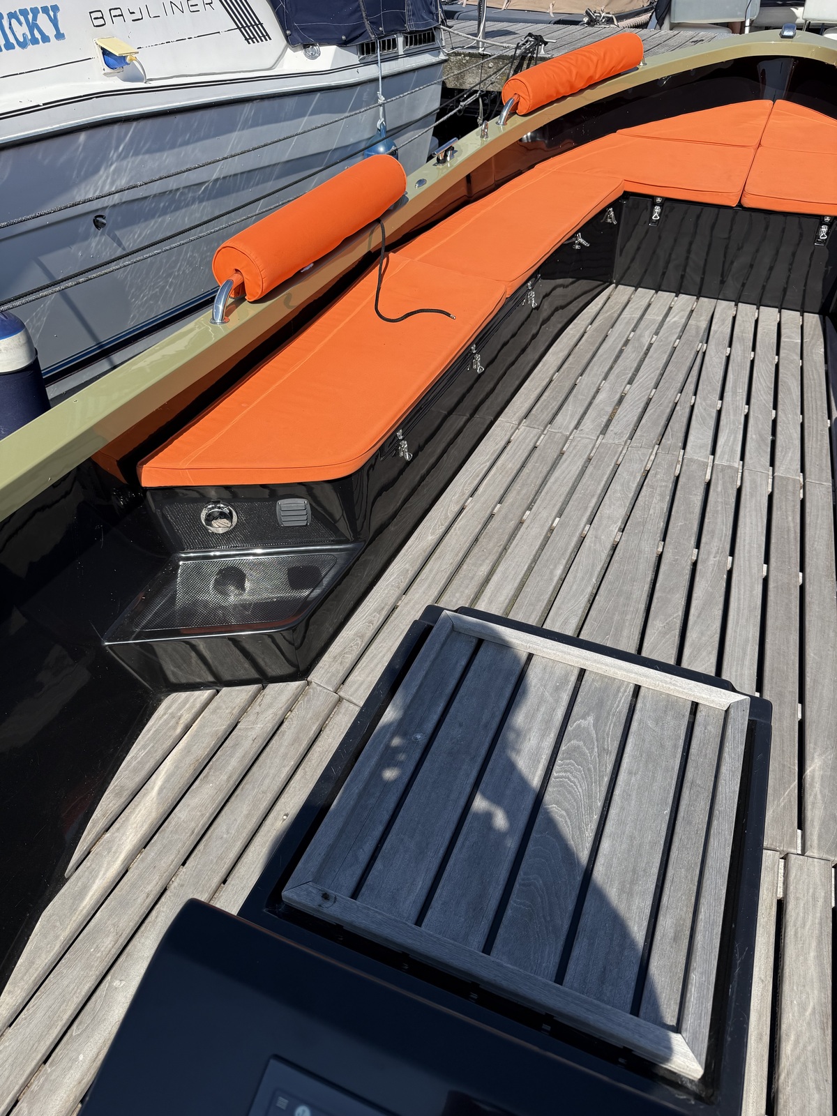 foto: 11 Stormer E-Lifeboat 75