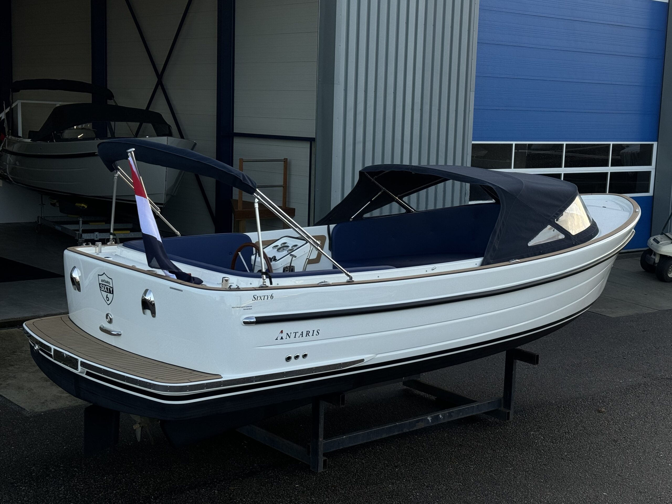 foto: 12 Motorboat 1100