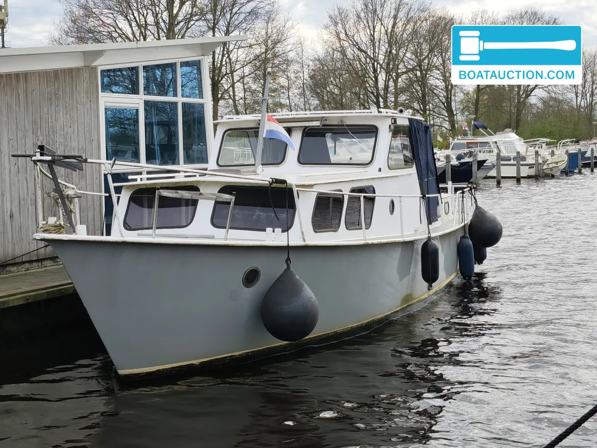 foto: 4 Motorboat 1100