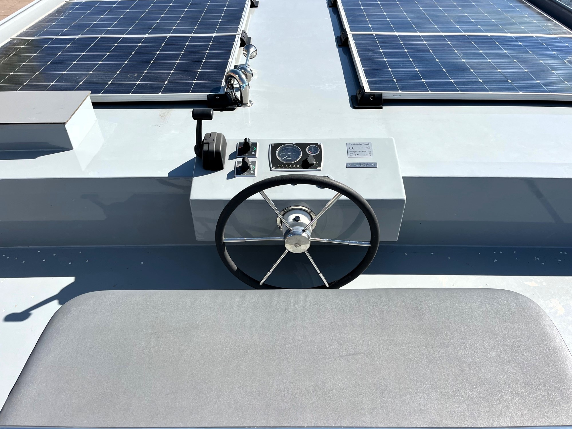 foto: 21 Houseboat Friesland 12.75 X 4.50 (inboard Engine)