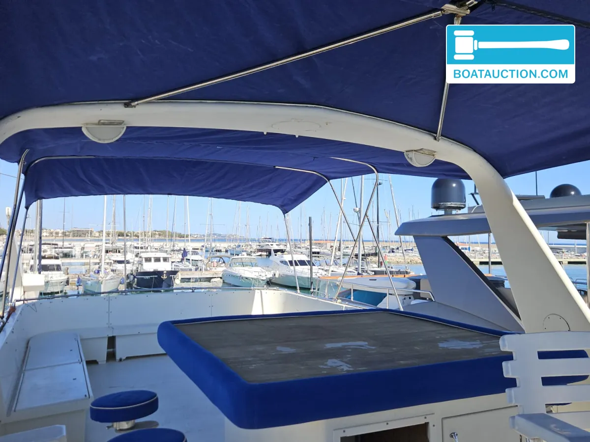 foto: 11 Hatteras 72